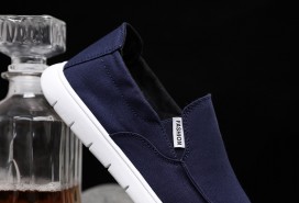 Slip-On Men's Loafers: Breathable Casual Canvas Shoes for Effortless Style
